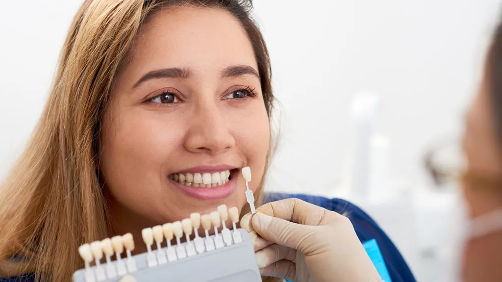 Patient_with_Porcelain_Veneers Patient_with_Porcelain_Veneers